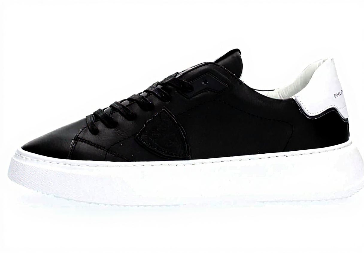 Philippe Model Sneaker Temple in schwarzem Leder von der Seite