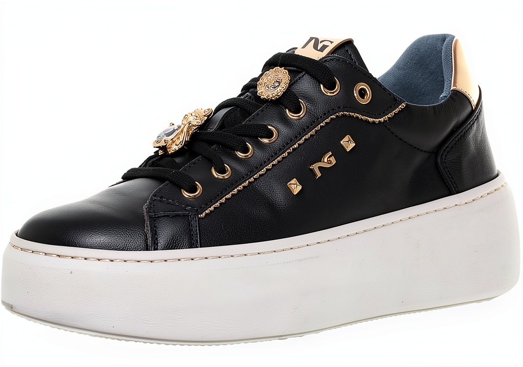 Nero Giardini Damen-Schnürhalbschuhe in Schwarz auf Holzoberfläche